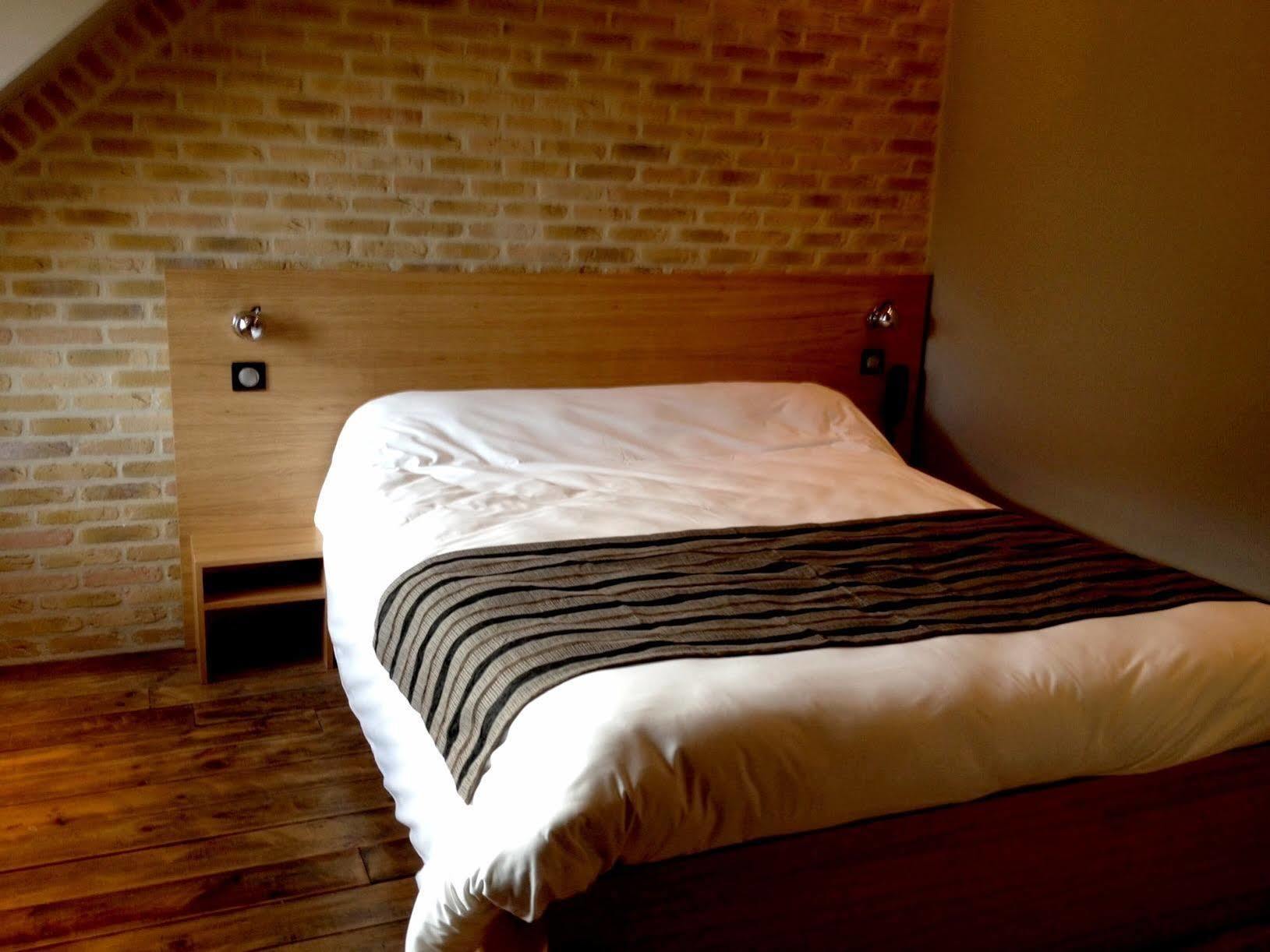 Hotel - Restaurant Au Tonnelier Bergues Zewnętrze zdjęcie