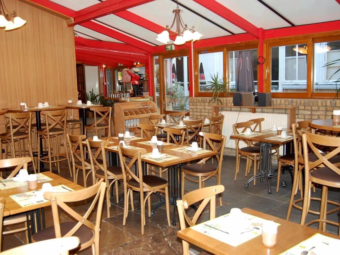 Hotel - Restaurant Au Tonnelier Bergues Zewnętrze zdjęcie